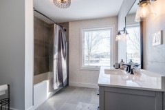 high-end-bathroom-after-renovation