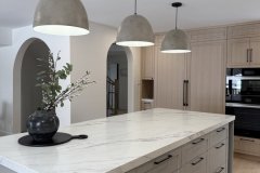 high-end-kitchen-island-with-marble-countertop